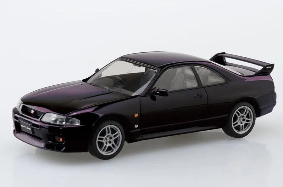 Aoshima 1/32 Nissan R33 Skyline GT-R (Midnight Purple)