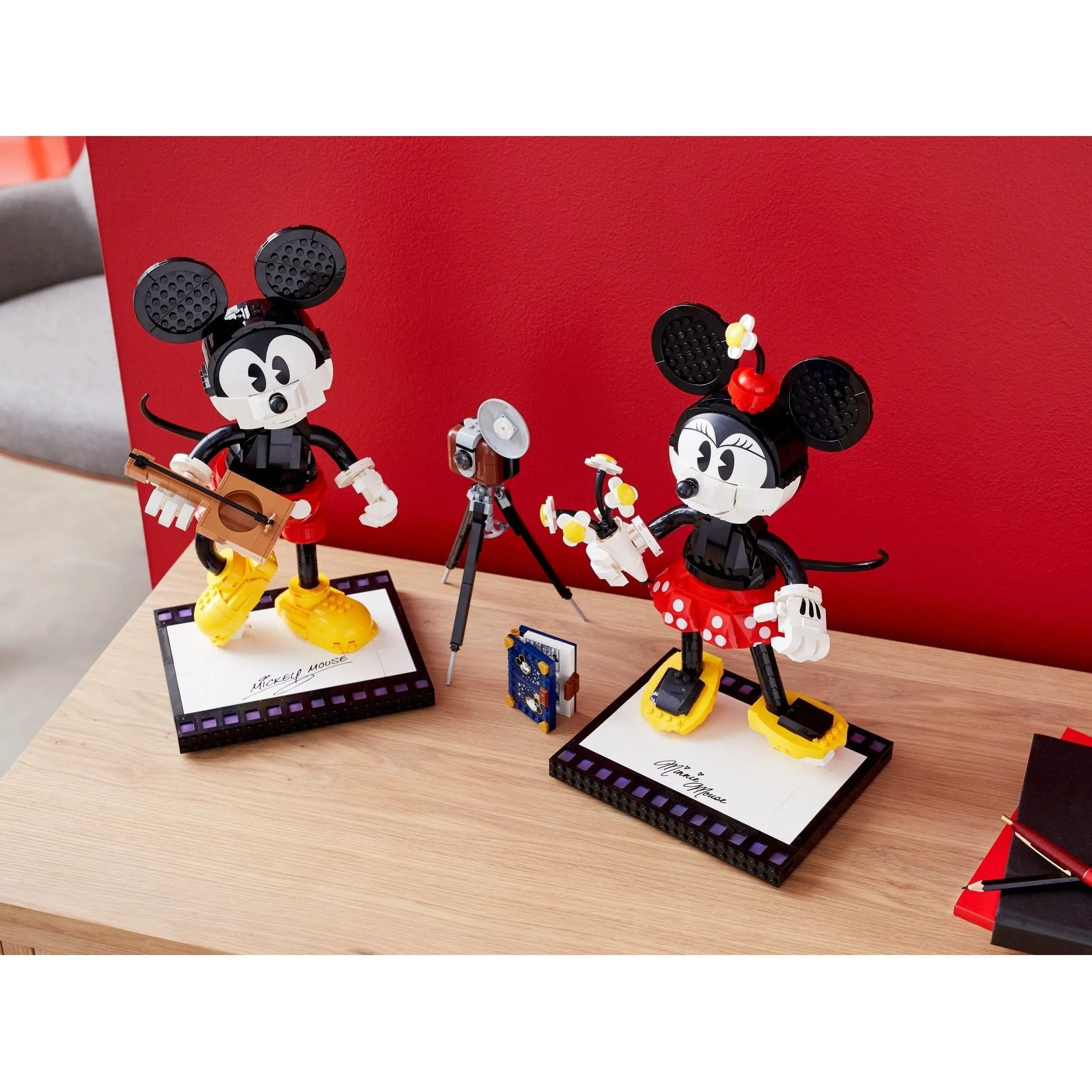 LEGO 43179 Disney Buildable Mickey Mouse & Minnie Mouse